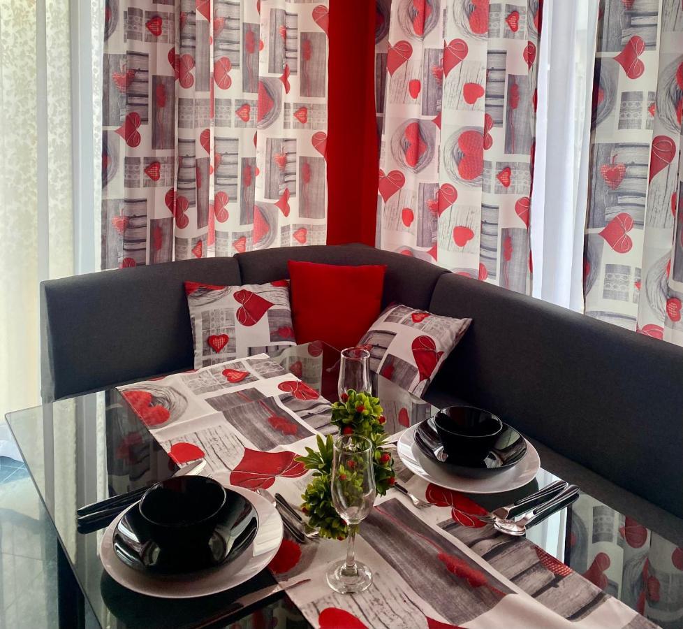 Apartament Flower Home 3 *